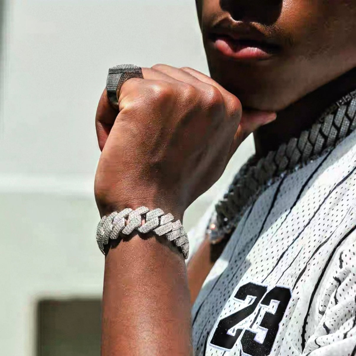 BRACELET